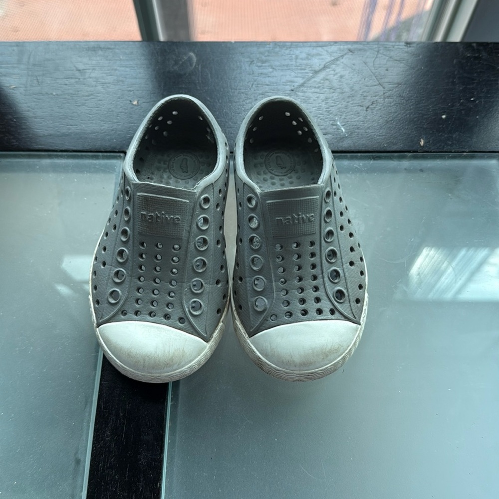 Native shoes size 5C- gray